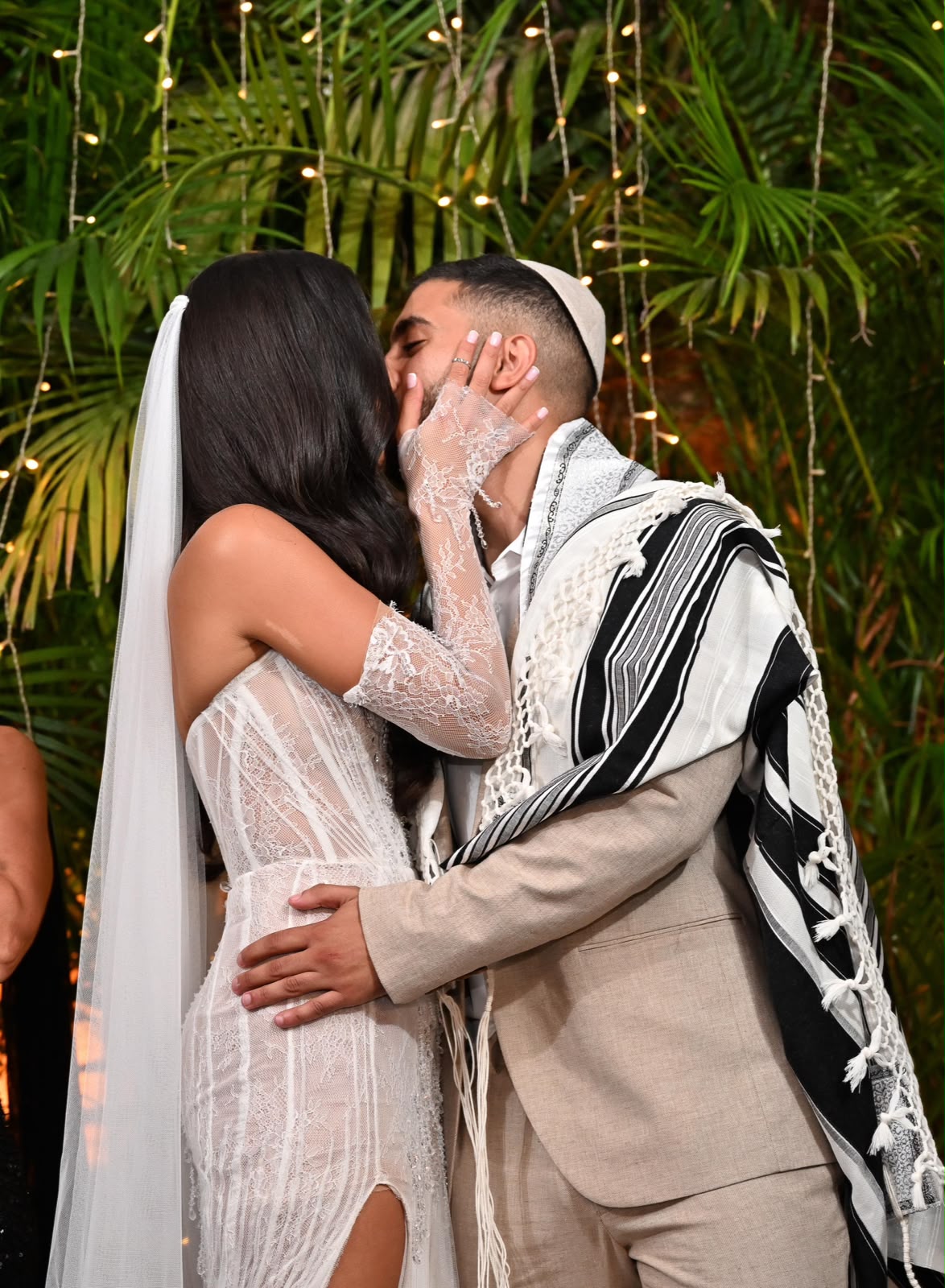 שיר & אלמוג